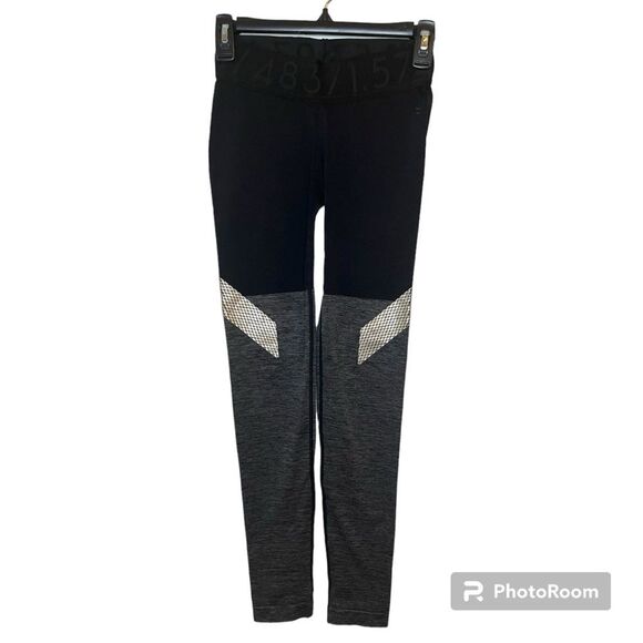 H&M Black Seamless Sports Leggings Size Small - Picture 2 of 13